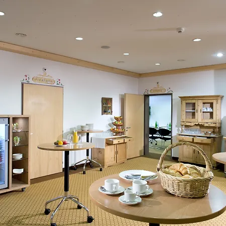 酒店 莱斯豪茨格施塔德水疗高尔夫酒店 4*