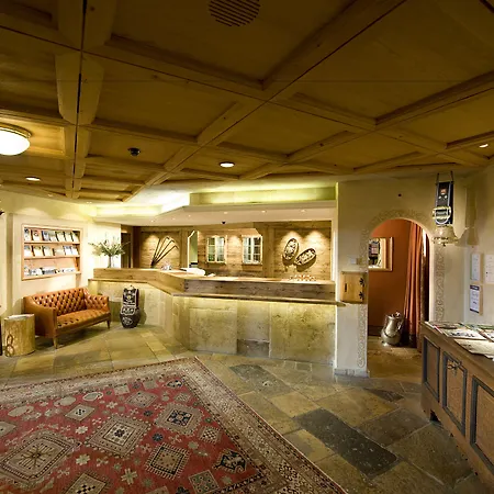 Golfhotel Les Hauts De & מלון 4*