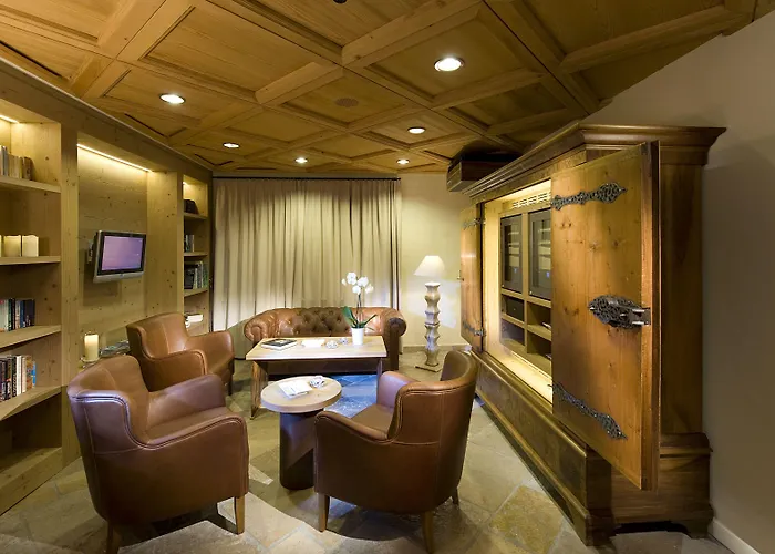 מלון Golfhotel Les Hauts De & 4*